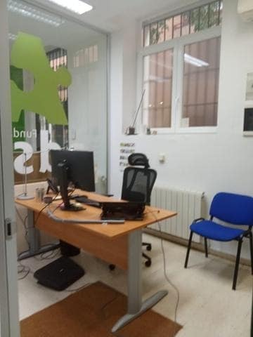 Madrid, MAD 28028 - Unit Puerta DR -  - Interior Photo - Image 2 of 4