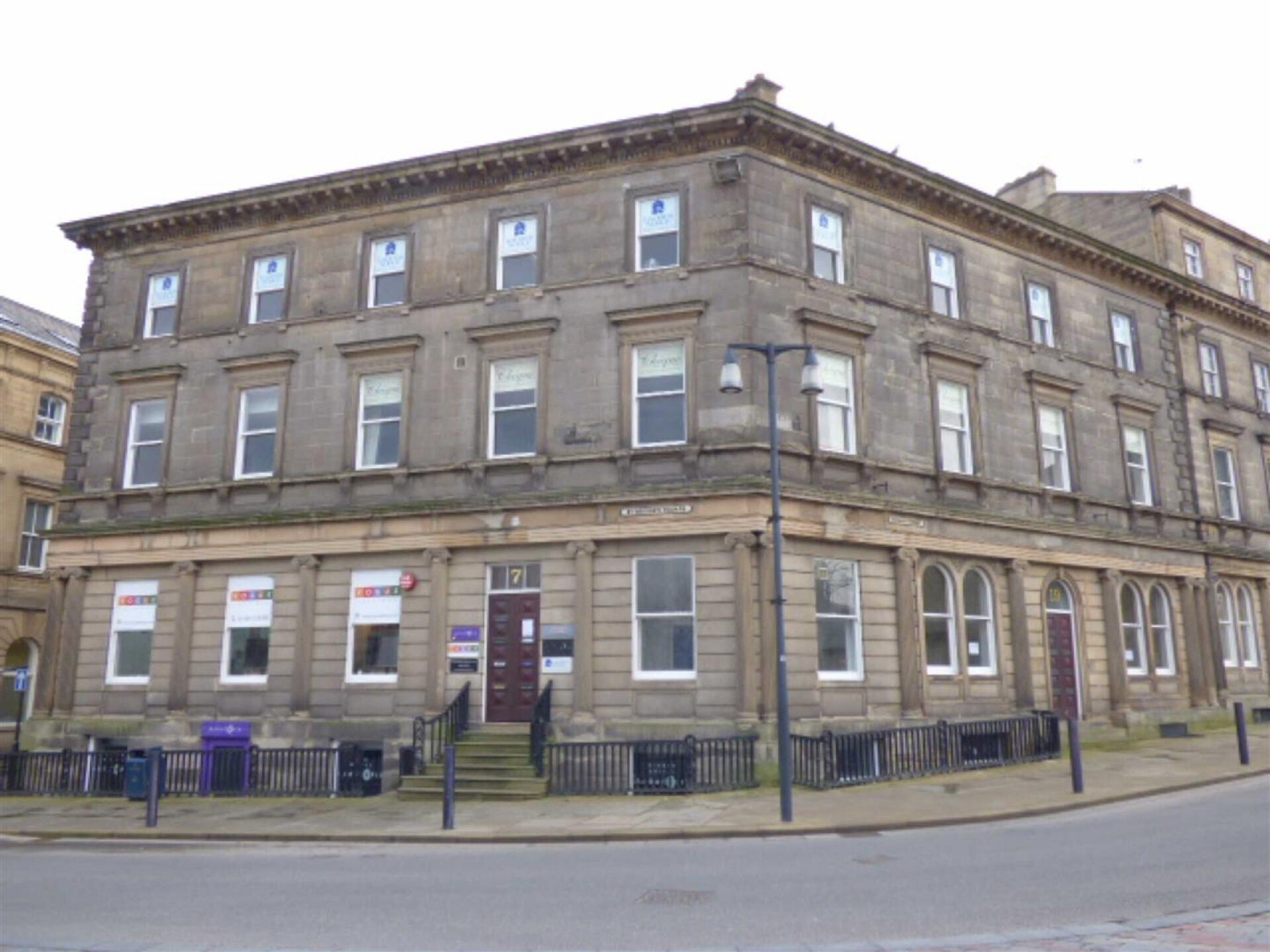 7 St Georges Sq, Huddersfield to rent Building Photo- Image 1 of 1