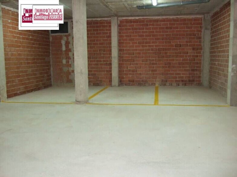 Retail in Almussafes for sale - Building Photo - Image 1 of 3