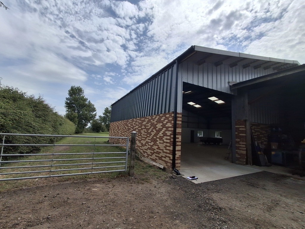 Bourne End Rd, Cranfield to rent Building Photo- Image 1 of 4