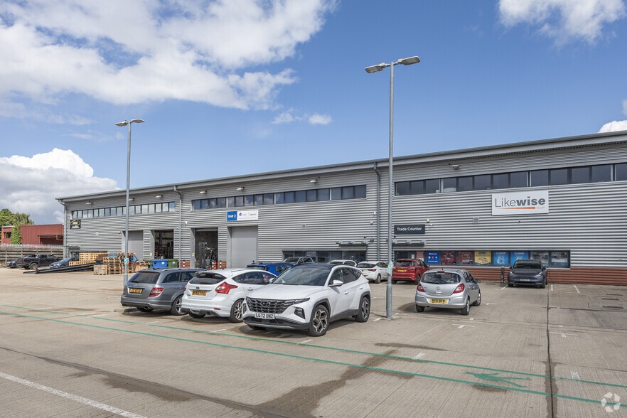 Hambridge Rd, Newbury to rent - Building Photo - Image 3 of 5
