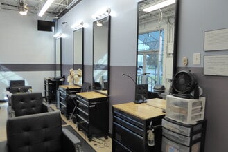 1735 Defoor Pl Nw, Atlanta, GA to rent Interior Photo- Image 1 of 6