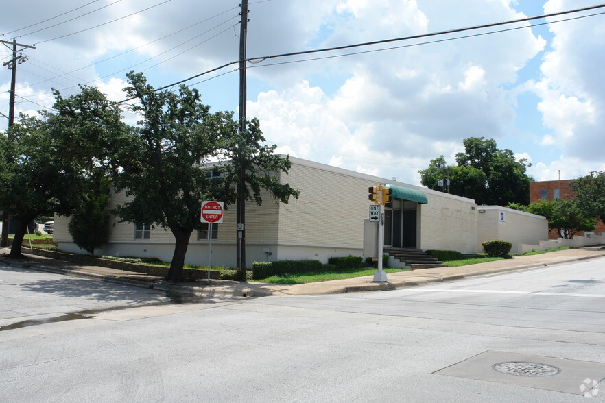 901 Summit Ave, Fort Worth, TX for sale - Building Photo - Image 2 of 5