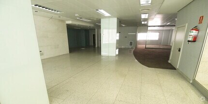 Office / Retail in Tres Cantos, Madrid to rent Interior Photo- Image 2 of 5