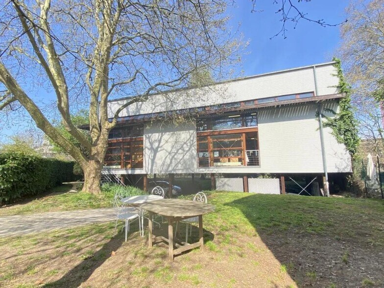 Office in Issy-les-Moulineaux to rent - Building Photo - Image 3 of 8