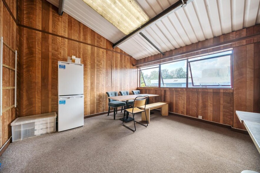 18 Lowden Rd, London to rent - Building Photo - Image 2 of 9