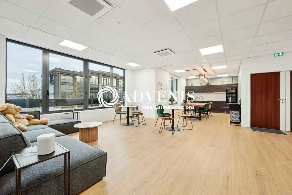 Location Bureaux 237 m² - Photo 1