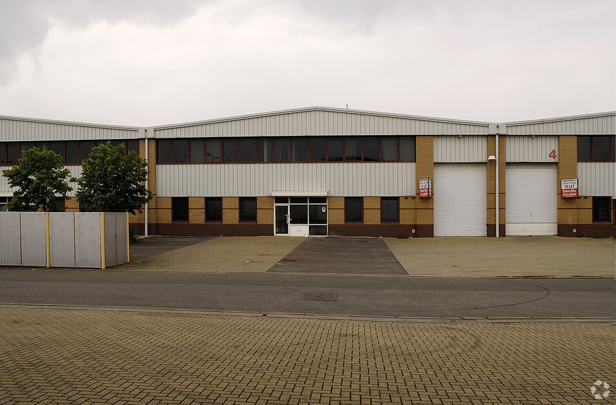 Beta Way, Egham to rent - Primary Photo - Image 1 of 1