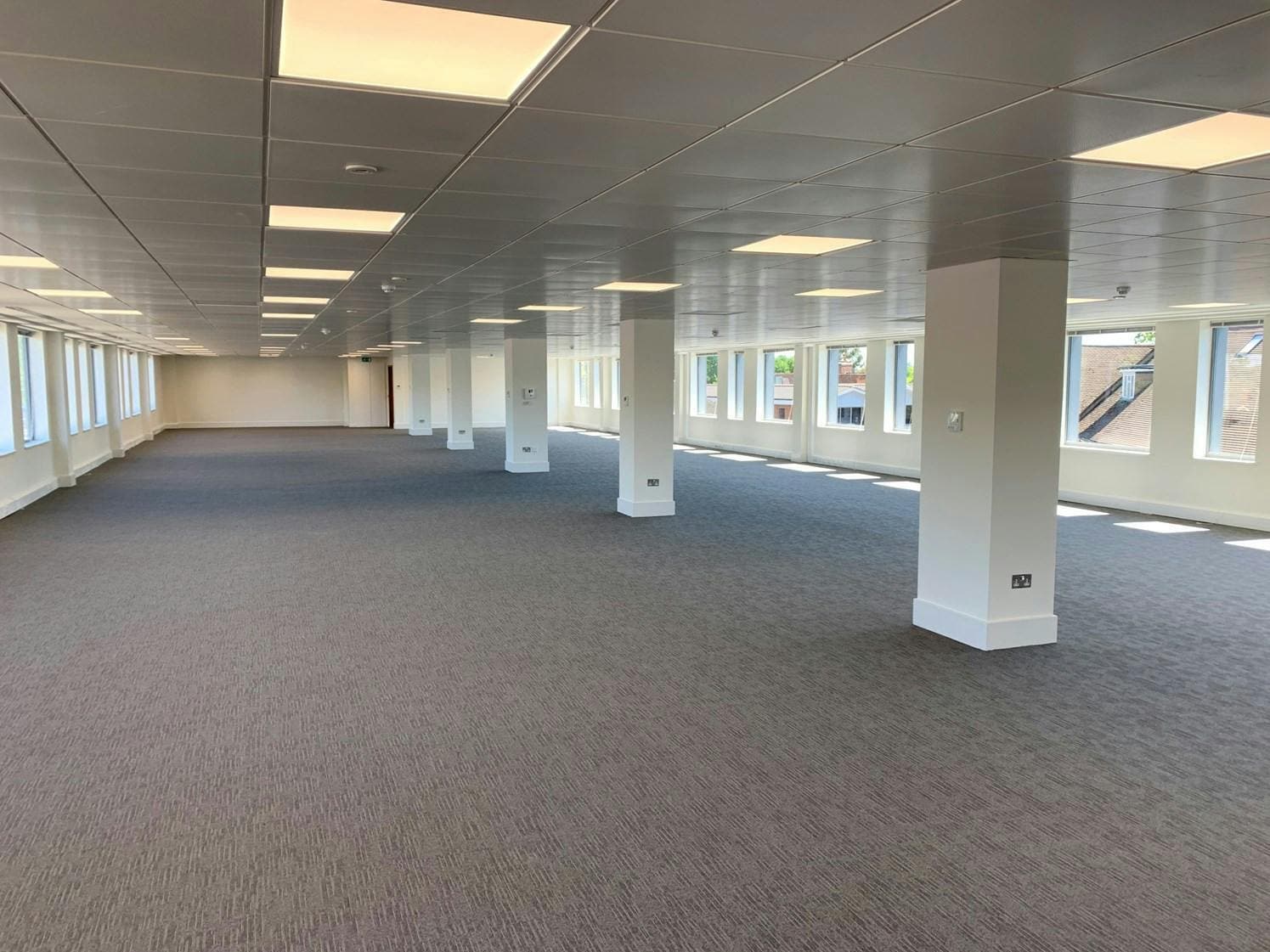 Station Appr, West Byfleet to rent Building Photo- Image 1 of 7