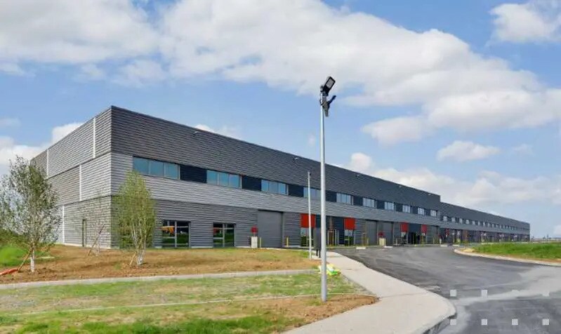 Light Industrial in Le Thillay to rent - Building Photo - Image 3 of 5