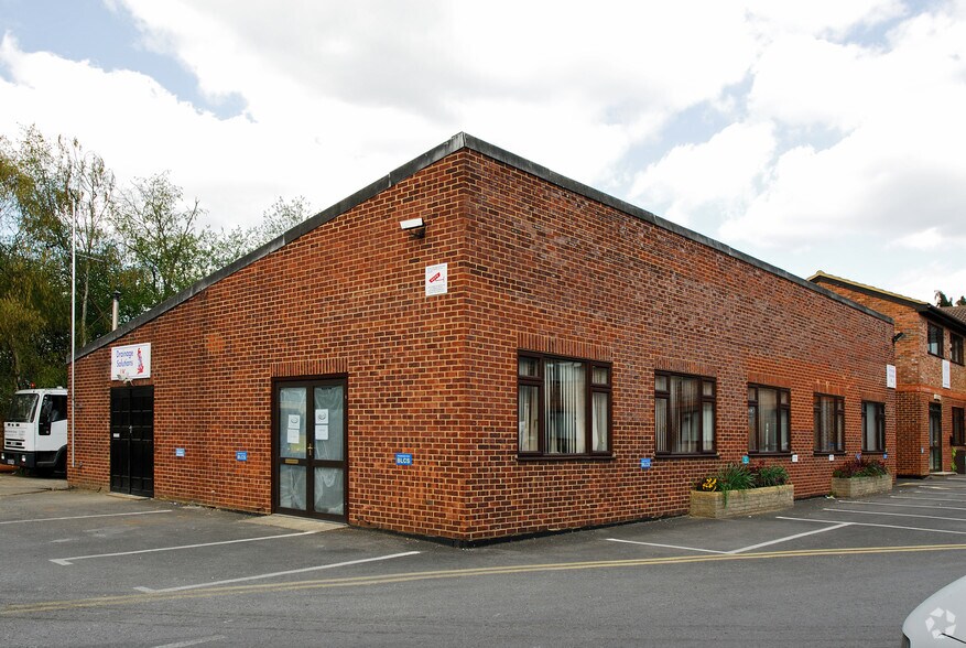 Lower Guildford Rd, Woking for sale - Primary Photo - Image 1 of 1