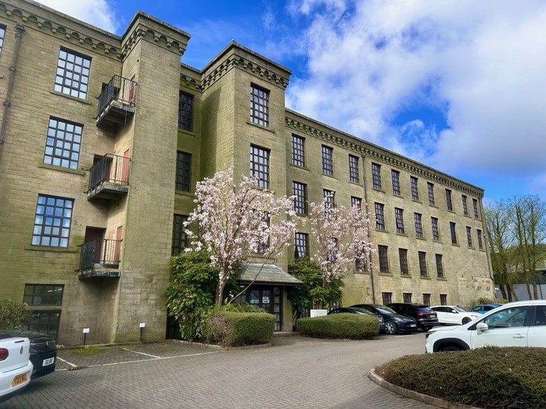 Turner Rd, Nelson to rent - Building Photo - Image 2 of 2