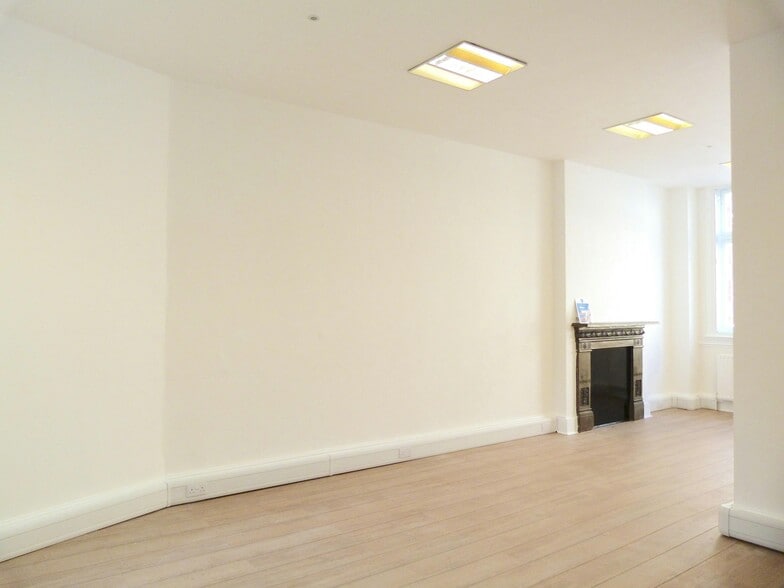 47-50 Margaret St, London to rent - Building Photo - Image 3 of 12
