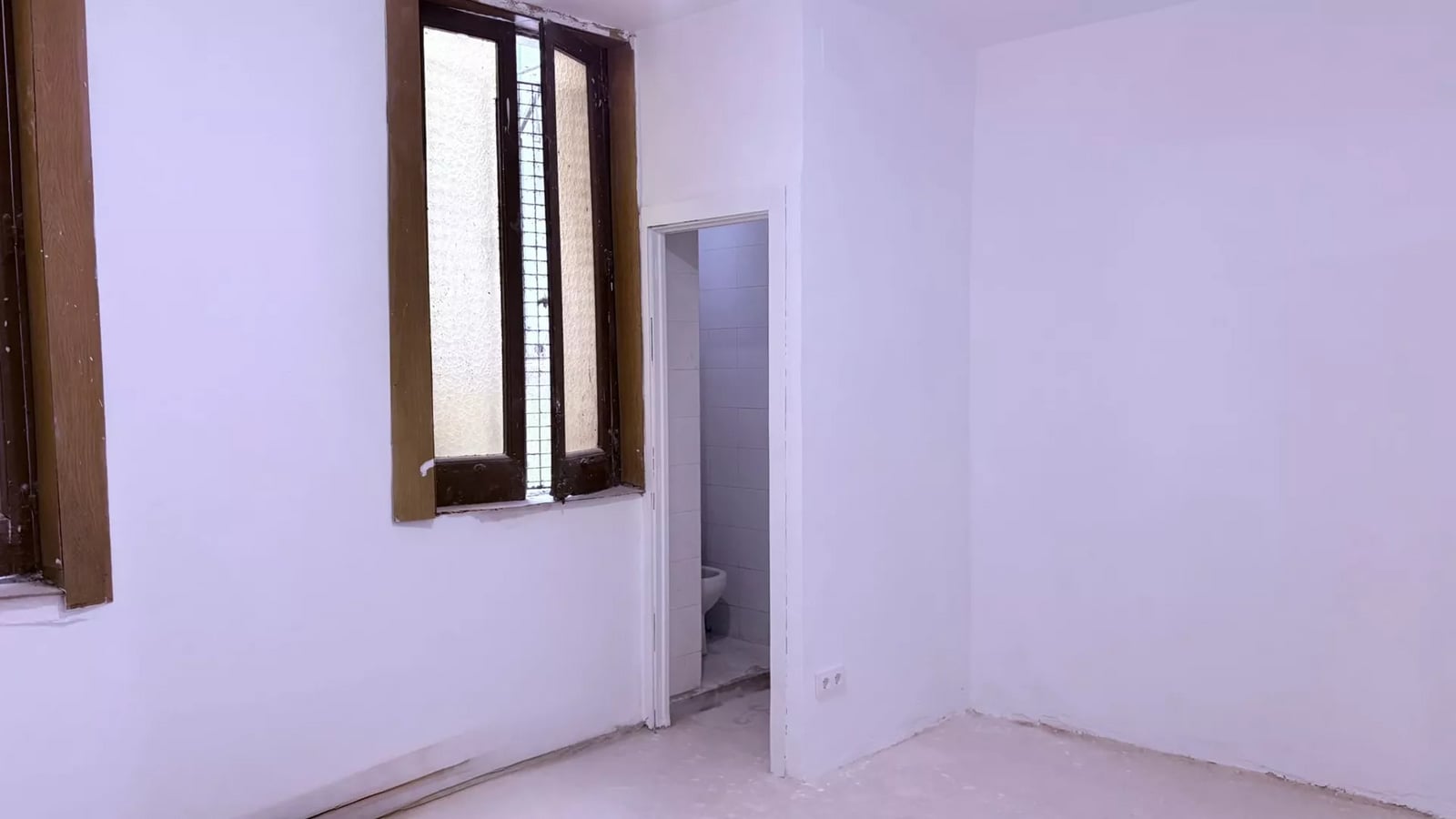 Madrid, MAD 28012 - Unit pt iz -  - Interior Photo - Image 2 of 3