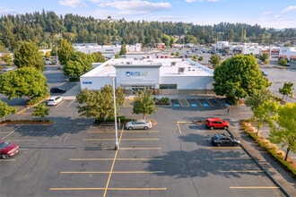 200 Triangle Ctr, Longview, WA to rent Building Photo- Image 1 of 3