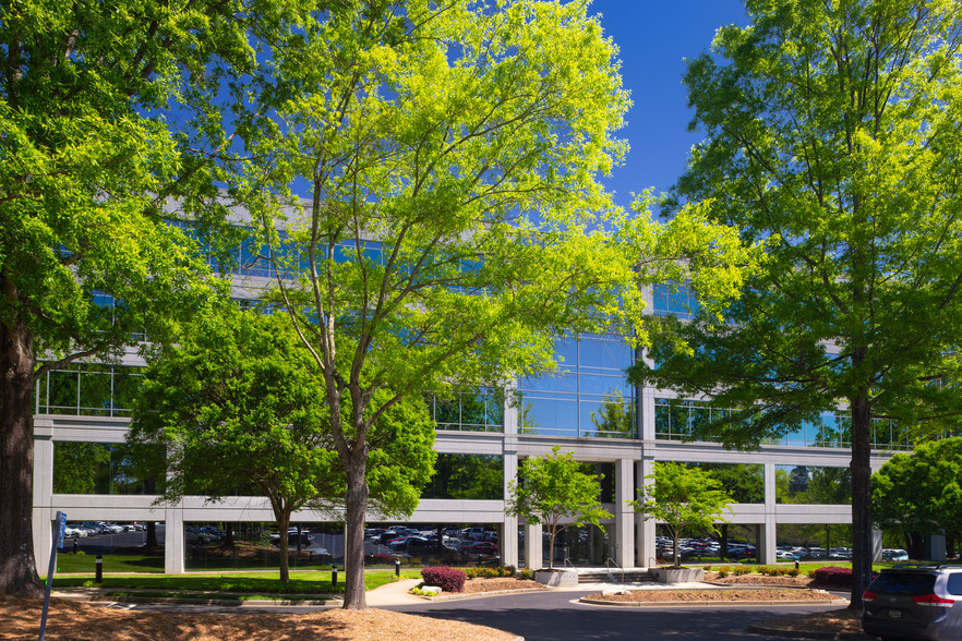 5900 Windward Pky, Alpharetta, GA for sale - Primary Photo - Image 1 of 1