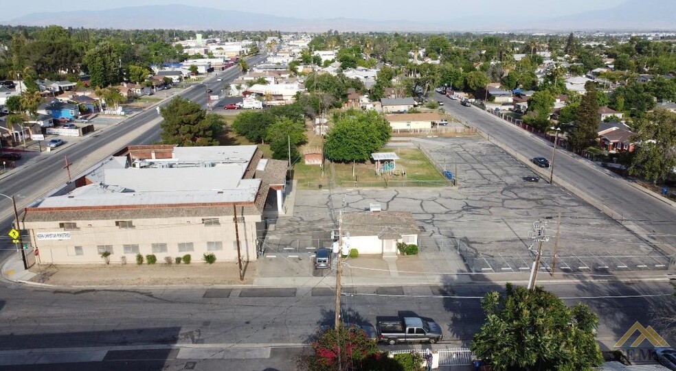 2503 Niles St, Bakersfield, CA for sale - Building Photo - Image 2 of 6