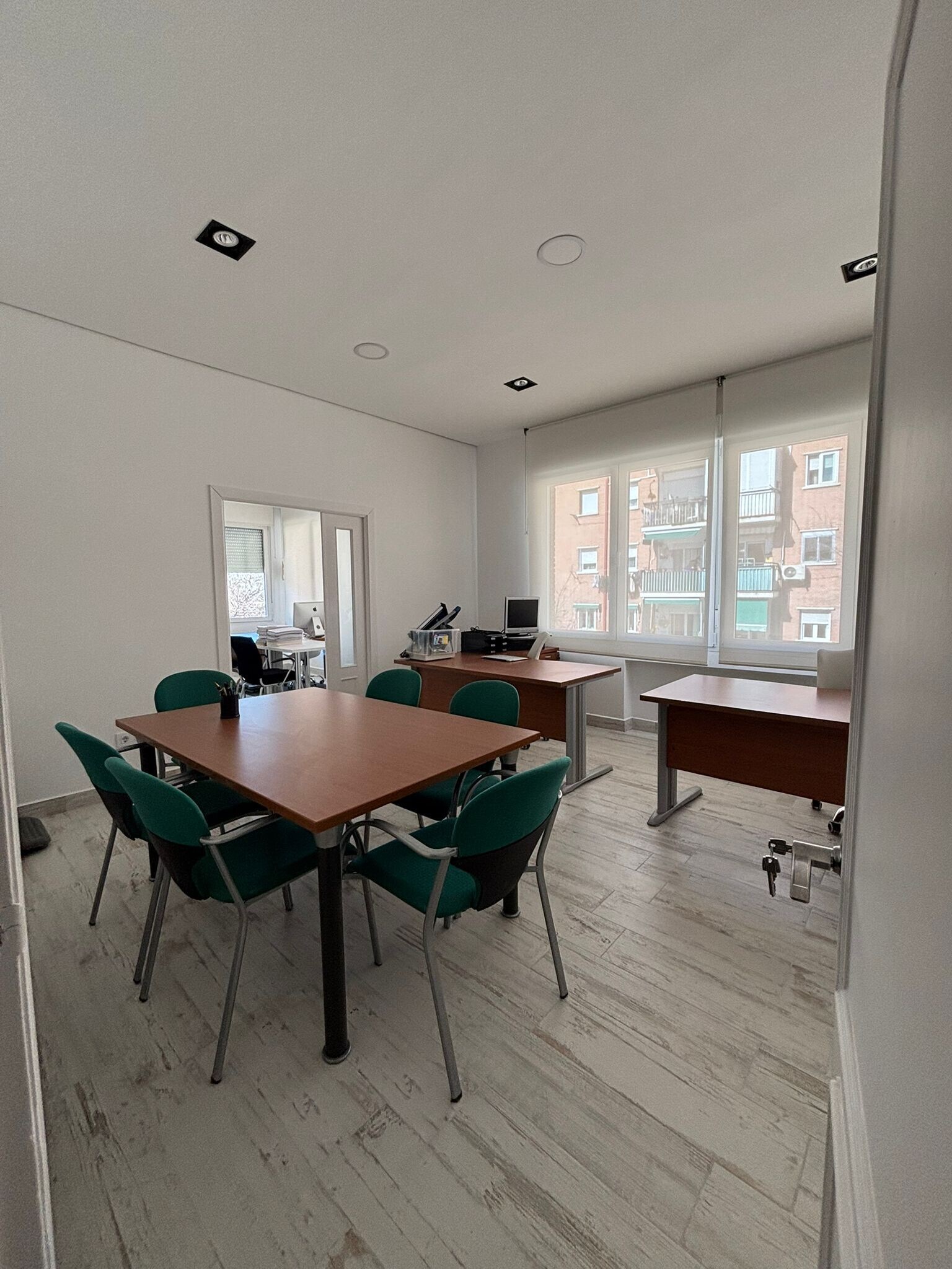 Office in Villaviciosa de Odón, Madrid to rent Primary Photo- Image 1 of 3
