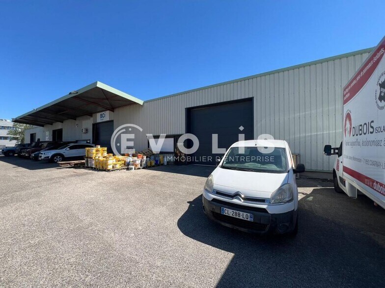 Light Industrial in Beynost to rent - Building Photo - Image 2 of 10