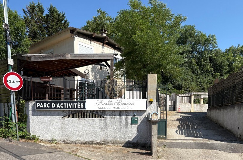 Terrain et bâti de 2000m² portfolio of 4 properties for sale on LoopNet.co.uk Building Photo- Image 1 of 12
