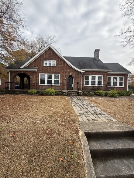 581 W Main St, Spartanburg, SC for rent - Building Photo - Image 1 of 8