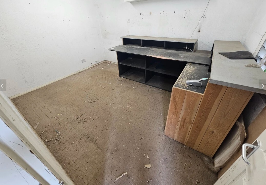 Kits End Rd, Barnet to rent Interior Photo- Image 1 of 3