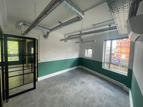 2-6 Atlantic Rd, London to rent Interior Photo- Image 1 of 4
