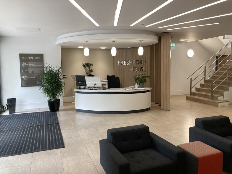 Redcliffe Way, Bristol to rent - Building Photo - Image 2 of 2