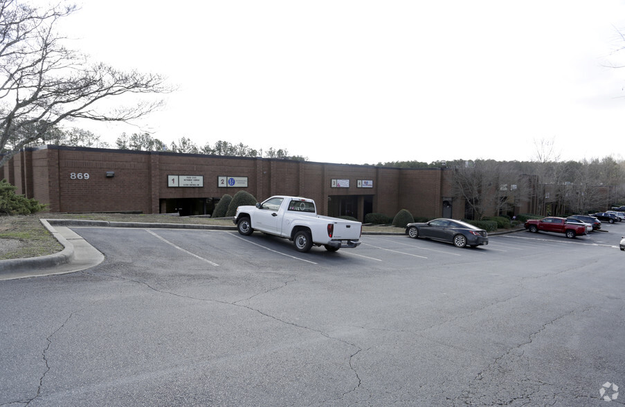 869 Pickens Industrial Dr, Marietta, GA for rent - Building Photo - Image 3 of 10