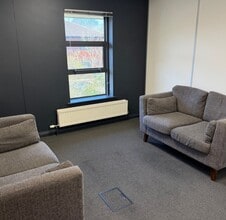 Harcourt Way, Leicester to rent Interior Photo- Image 2 of 4