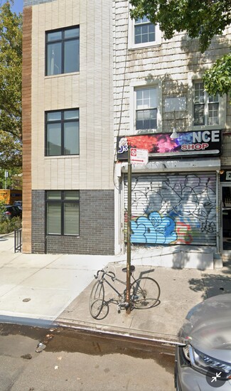 More details for 216 Driggs Ave, Brooklyn, NY - Retail for Rent