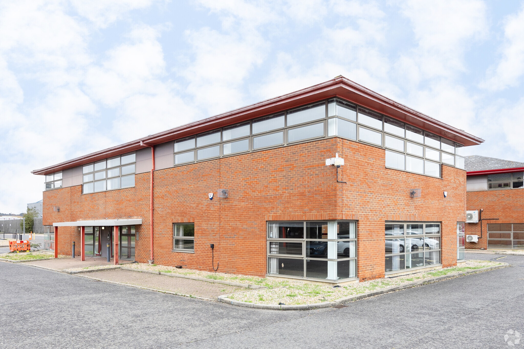 Sir Thomas Longley Rd, Rochester for sale Primary Photo- Image 1 of 1