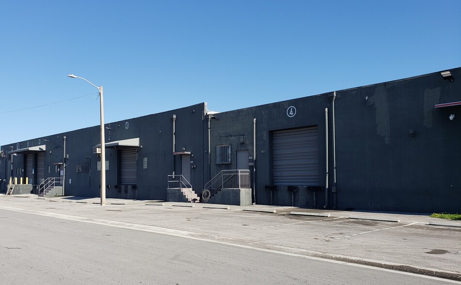 2901-2915 NW 34th St, Miami, FL to rent - Building Photo - Image 3 of 17