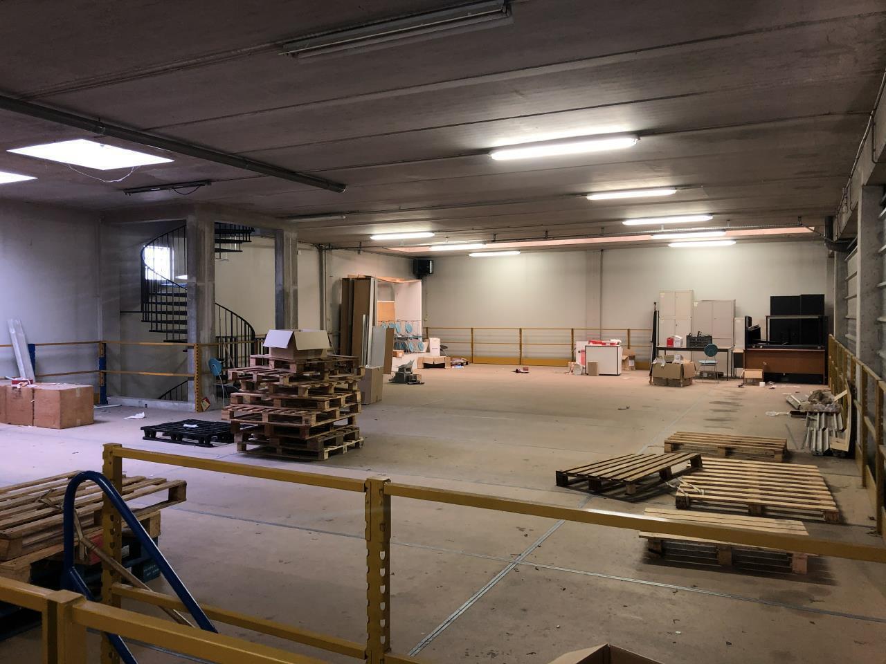 Industrial in Ablon-sur-Seine for sale Interior Photo- Image 1 of 4