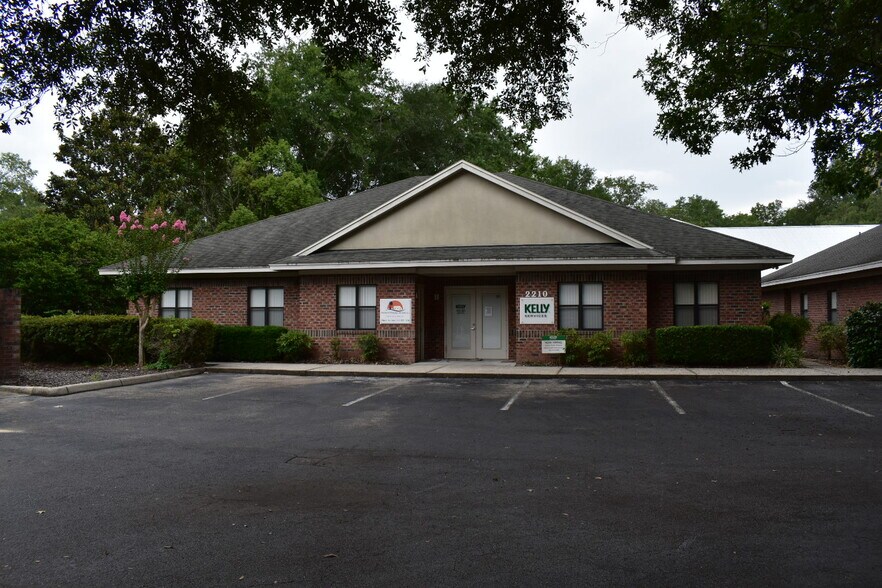 2210 NW 40th Ter, Gainesville, FL for sale - Building Photo - Image 1 of 8