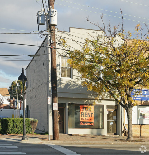 611 Jericho Tpke, New Hyde Park, NY for sale - Primary Photo - Image 1 of 1