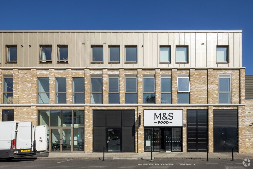 150a-170 Penwith Rd, London to rent - Building Photo - Image 2 of 2