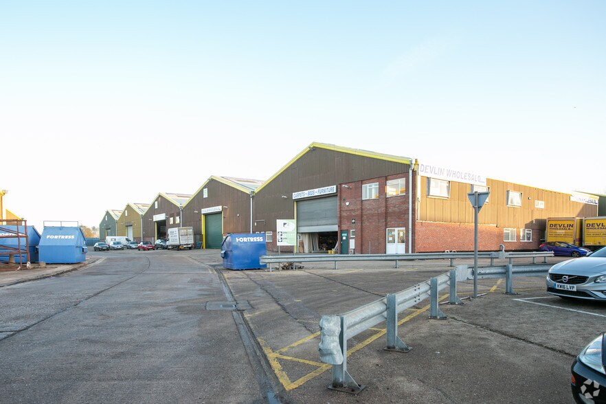 Atherstone St, Tamworth to rent - Building Photo - Image 2 of 4