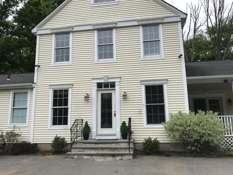 2639 S County Trl, East Greenwich, RI for sale - Building Photo - Image 1 of 1