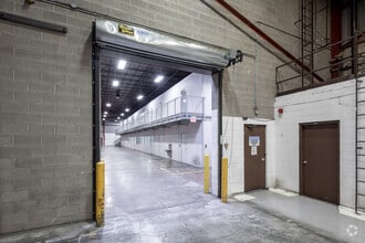 2 Colony Ct, Brampton, ON to rent Interior Photo- Image 1 of 19