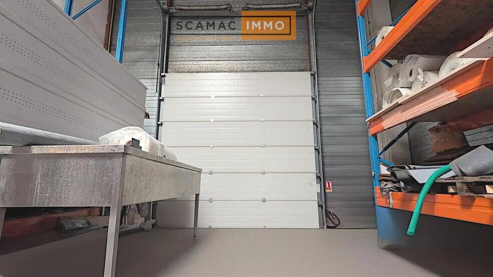 Industrial in Ris-Orangis to rent - Building Photo - Image 3 of 4