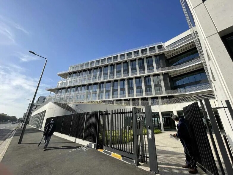 Office in Bobigny to rent - Building Photo - Image 3 of 19