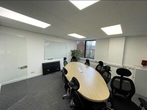 14 Sandridge Park, St Albans to rent Interior Photo- Image 2 of 3