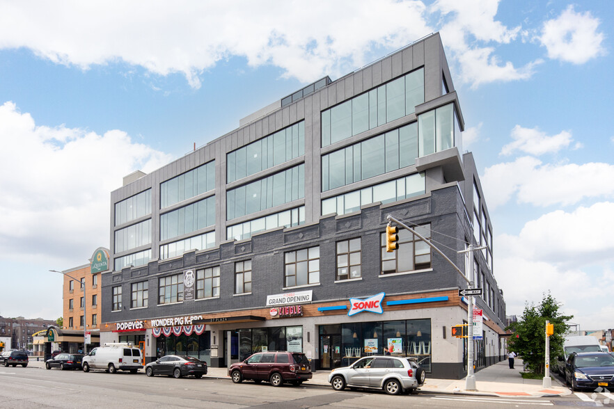 3702 Queens Blvd, Long Island City, NY for rent - Building Photo - Image 1 of 6