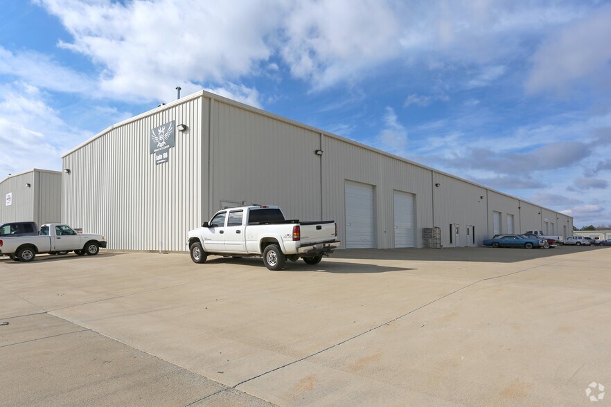 102 Thompson Rd, Alabaster 35007 Building 102