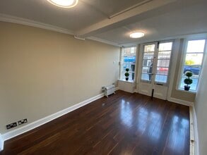 3 East Norton Pl, Edinburgh to rent Interior Photo- Image 1 of 4