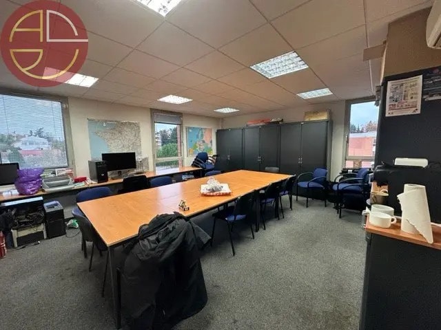 Location Bureaux 300 m² - Photo 1
