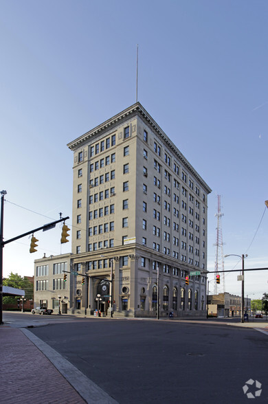 106 E Market St, Warren, OH for rent - Primary Photo - Image 1 of 9