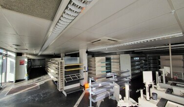 197-205 Whitehouse Rd, Edinburgh to rent Interior Photo- Image 1 of 1