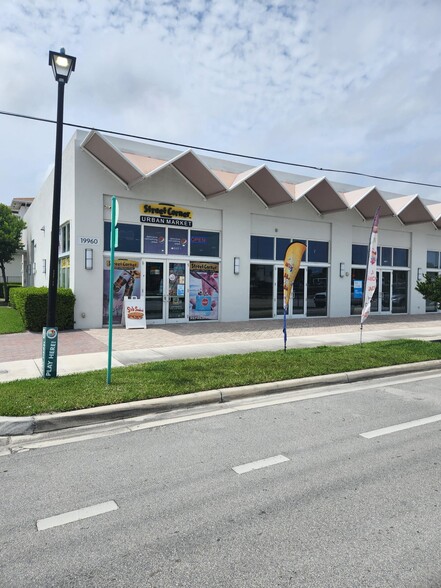 20080 W Dixie Hwy, Miami, FL for rent - Building Photo - Image 3 of 9